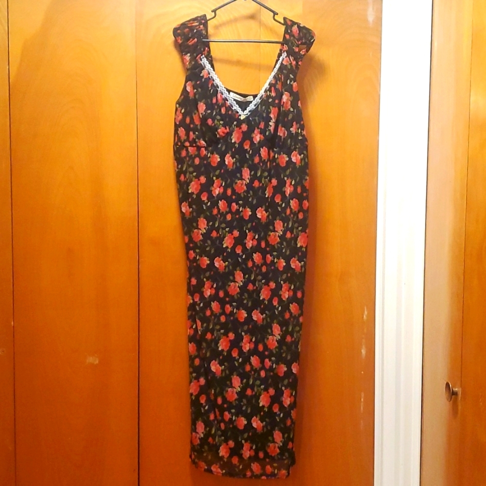 Liberty Love Dress Size 1XL black with red roses New
